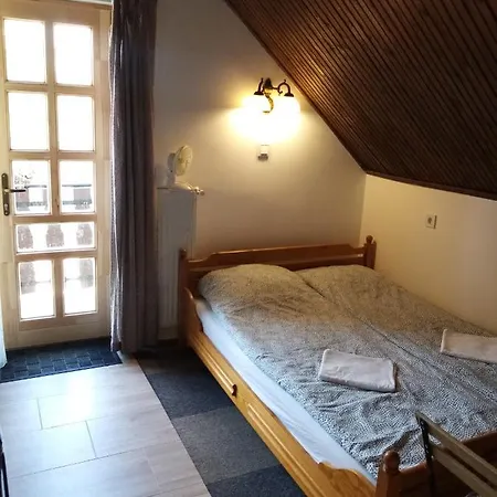 Vagabund Vendeghaz * Etyek